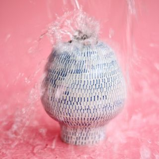 Vody se fakt nebojí!🌊 Takže klidně přilévejte — vázy jsou na to připravené. 💧 💫 Funkční vázy do interiéru. 💫 Odkaz na...